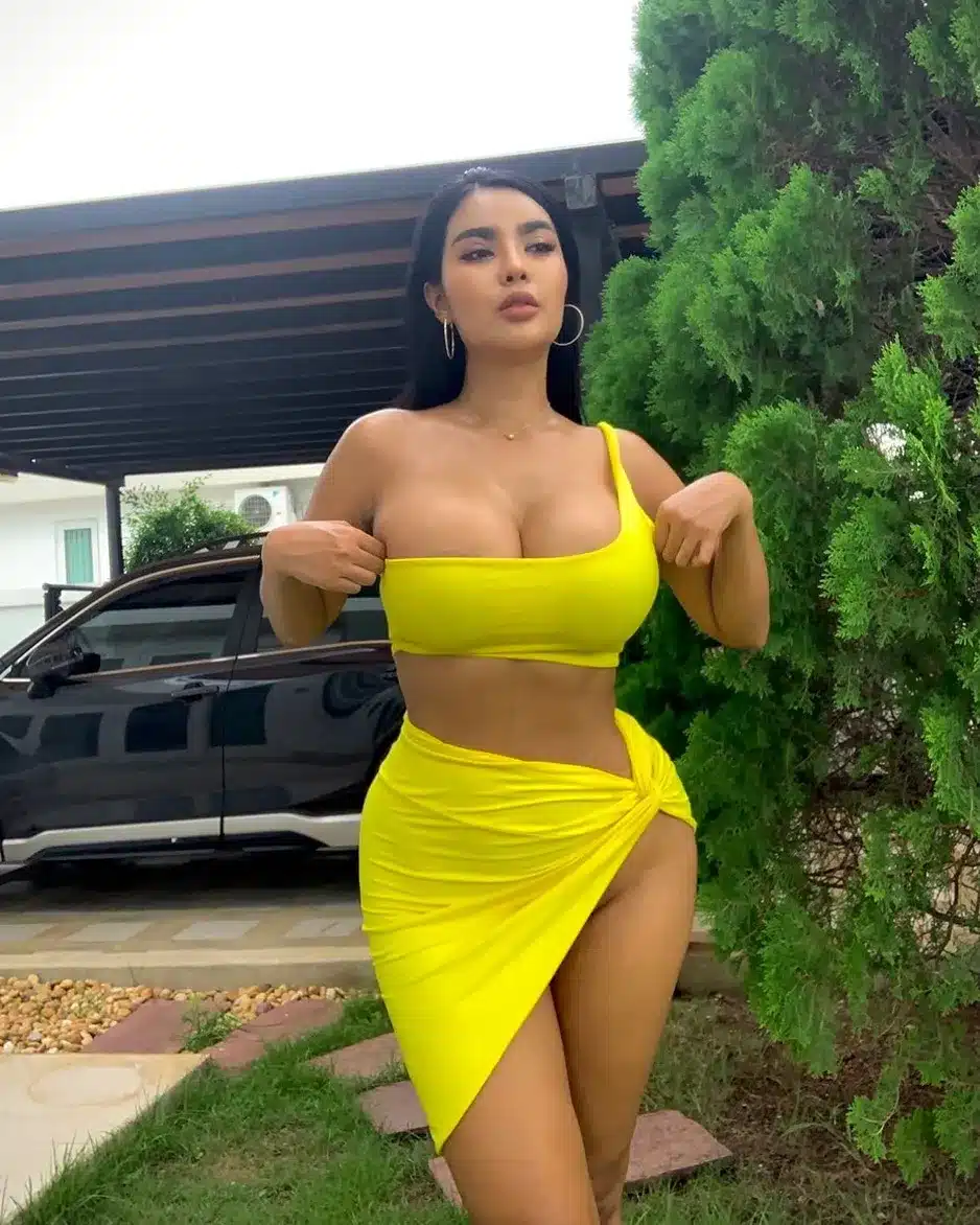 เนย-ญาณิศา (19) เนย ญาณิศา 19