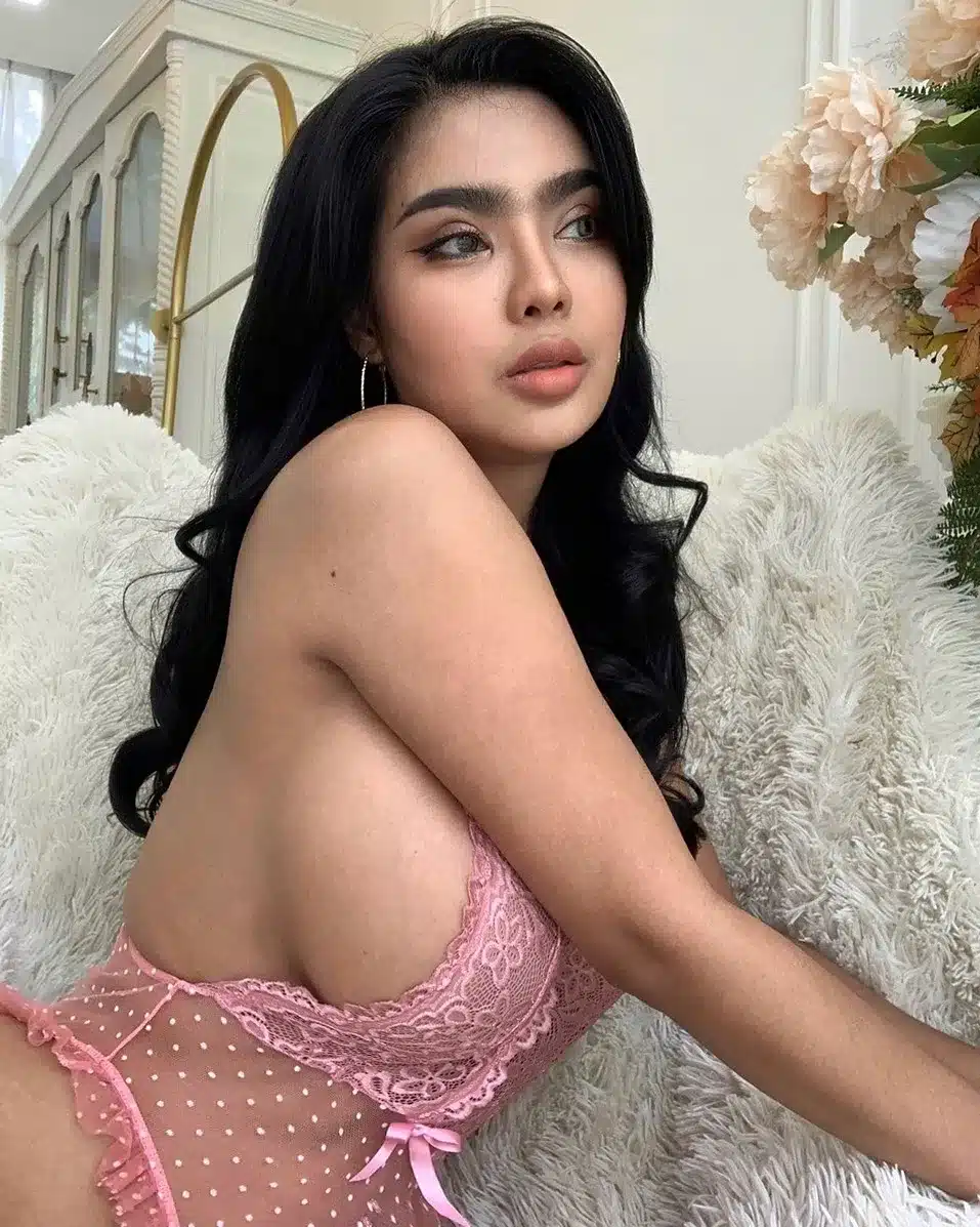 เนย-ญาณิศา (29) เนย ญาณิศา 29