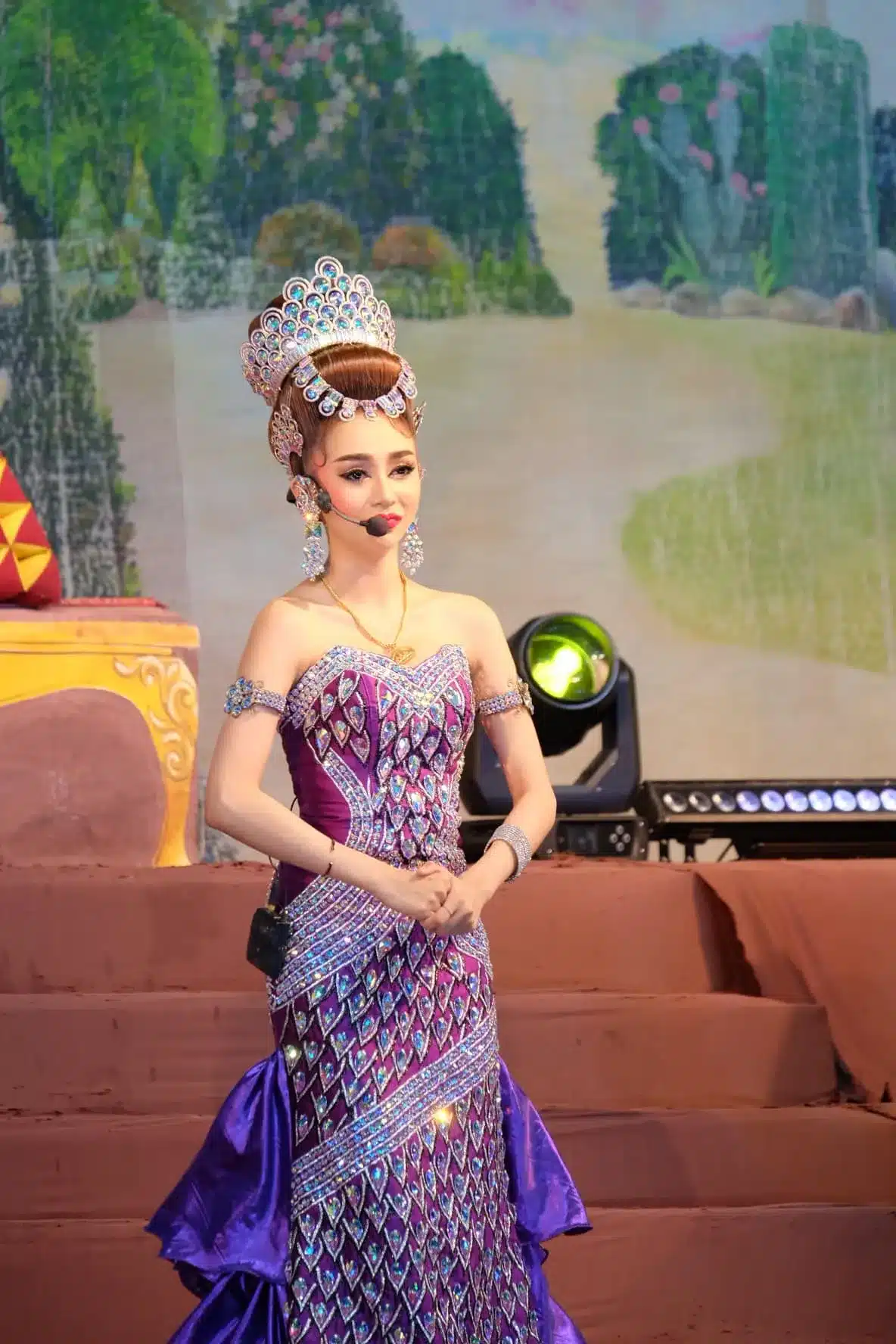 นุ่น ดำดง 24