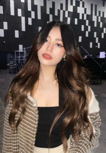 วีวี่ ศิษย์ชาญสิงห์ สวยสะบัด