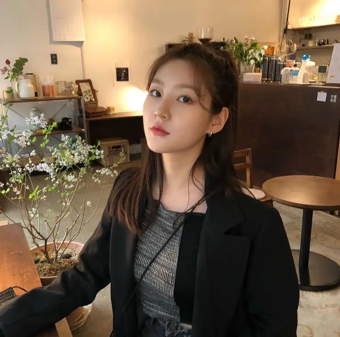 Kim SaeRon 25