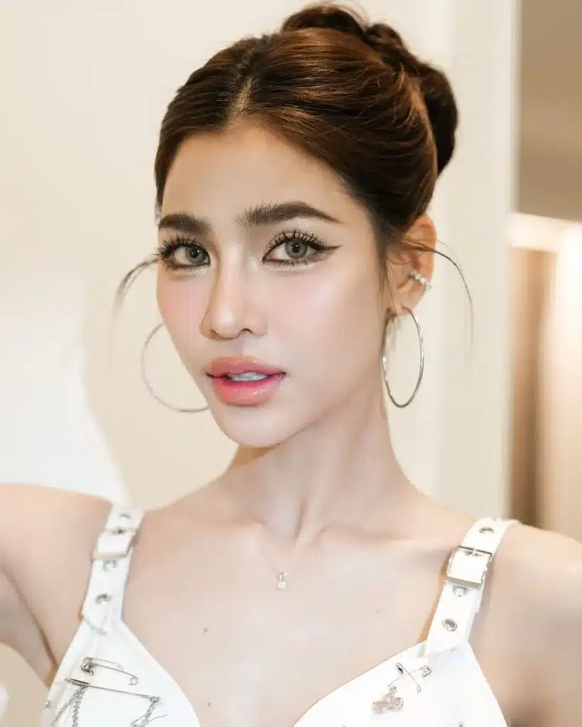 แบม ไพลิน (Bam Pailin) ประวัติอดีตมิสแกรนด์ สู่นักร้องคุณแม่สุดแซ่บ 2 แบม ไพลิน