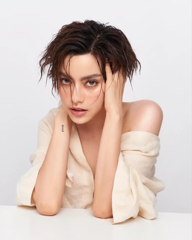 นิ้ง ชัญญา (Chanya McClory) ส่องวาร์ปเจ้าของบท "ยูริ" คู่ปรับแนนโน๊ะ 2 นิ้ง ชัญญา ยูริ เด็กใหม่