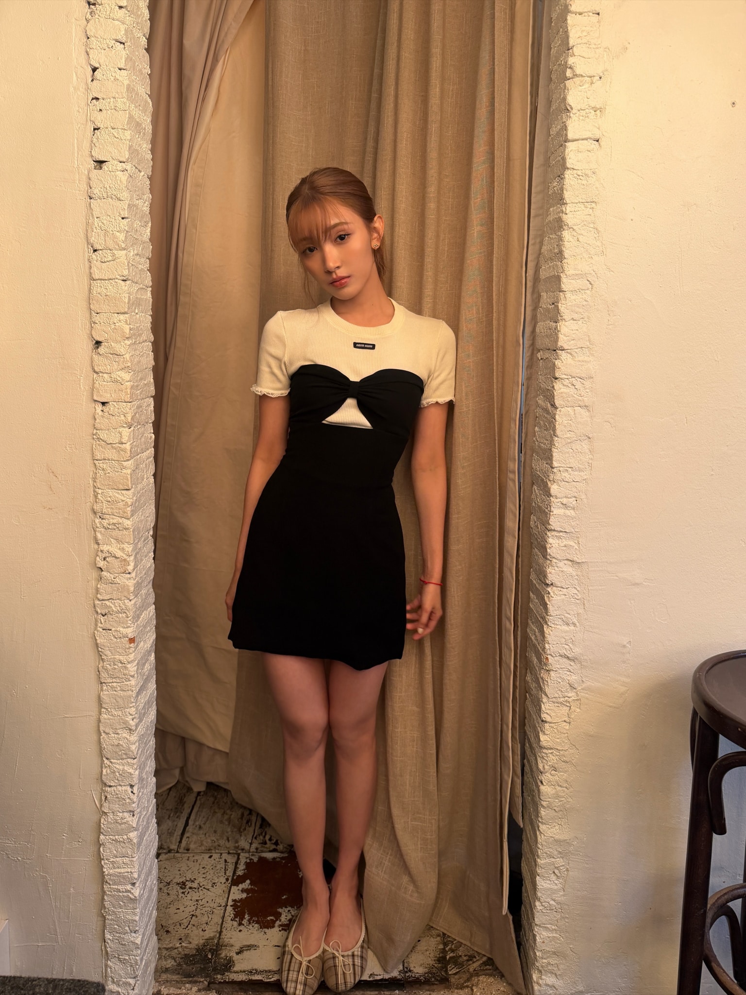JAOYING เจ้าหญิง ในลุคเดรสสีดำจาก Instagram ทางการ