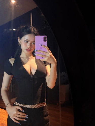 Lauryn-20